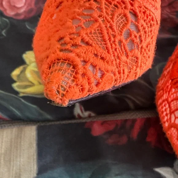 Gucci Elegant Orange Lace Mary Jane Heels Sz 40 - Picture 3 of 13